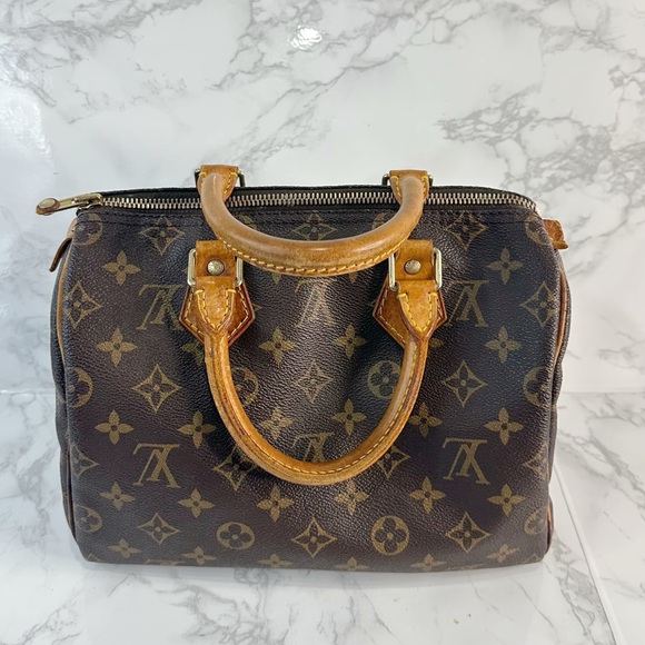 Louis Vuitton Speedy 25 Monogram Handbag - Picture 4 of 16